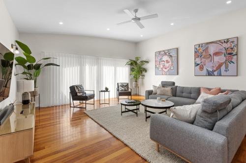 Makana - Central and Stylish