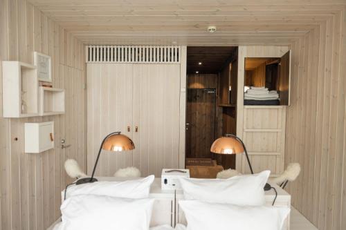 Arctic TreeHouse Hotel - image 13