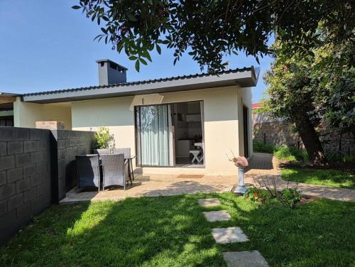 Wildflower Cottage in Darling