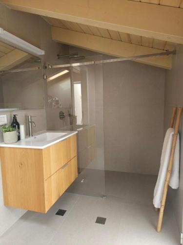 The house in front of the mountain in 卡法耶海茲克爾