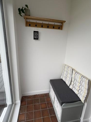 Seaside Retreat - Quiet Seafront Spot with Free Parking in North Kessock