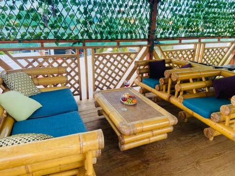 Sol & Miel in Sabana Basora