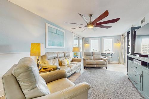 Jetty East 221