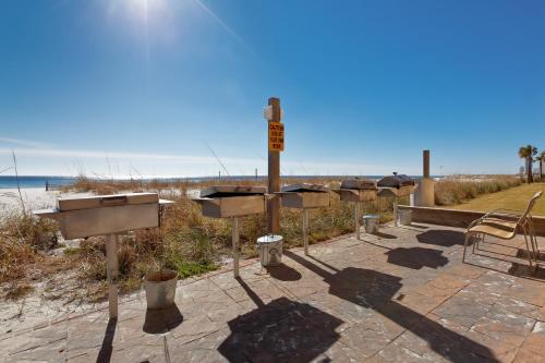 Seawind 1503 near Pink Pony Pub