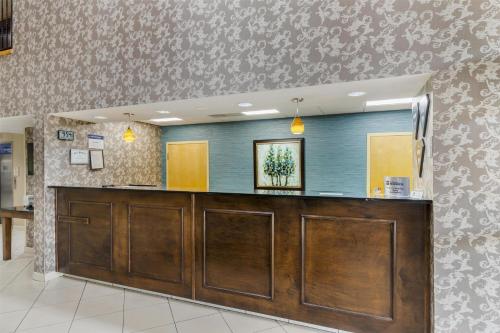 Best Western Plus Richmond Hill Inn - image 6