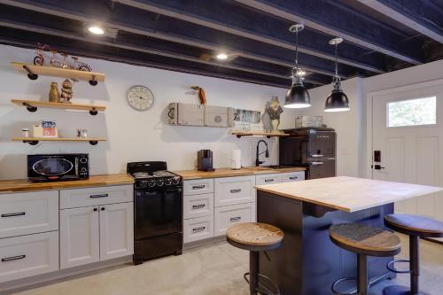 Unique Studio on Obanyon Creek in Dtwn Loveland! in Loveland