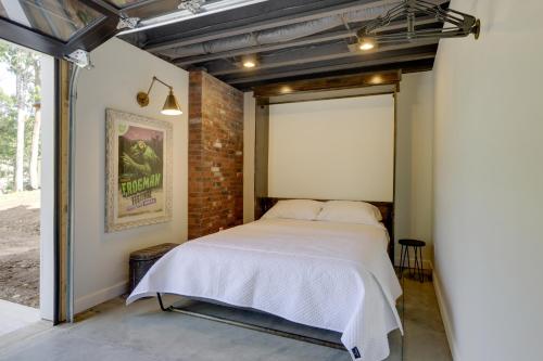 Unique Studio on Obanyon Creek in Dtwn Loveland! in Loveland