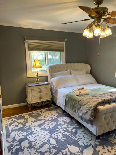 Splendid Room in House 10 mins to Airport