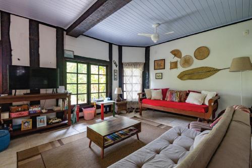 Casa Barra do Sahy 4 suítes, 10 hóspedes – khách sạn tại Praia da Baleia