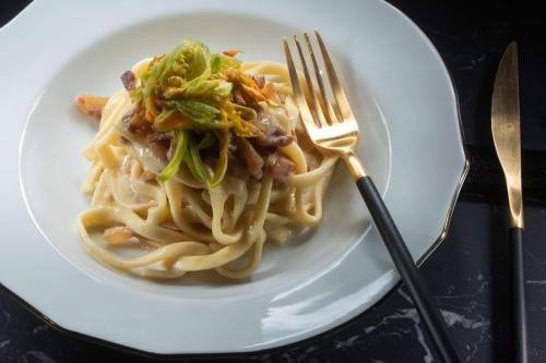 NH Collection Roma Centro - image 11