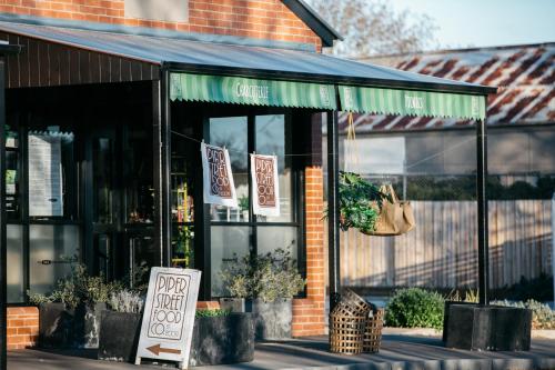 Ресторант, Goldies on Piper Kyneton in Кайнтън