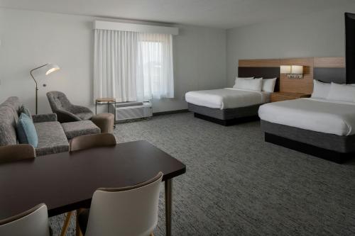 1 queen bed