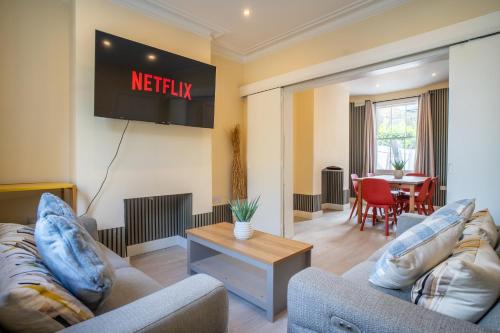 Spacious 4BR Townhouse in Central London