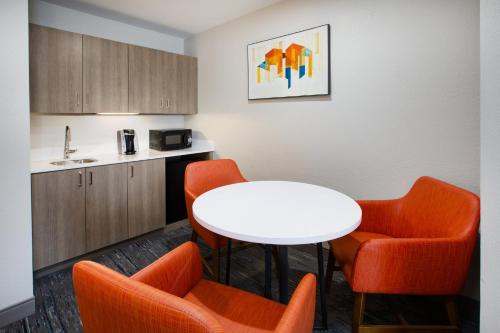 Holiday Inn Express Silver City an IHG Hotel - image 13