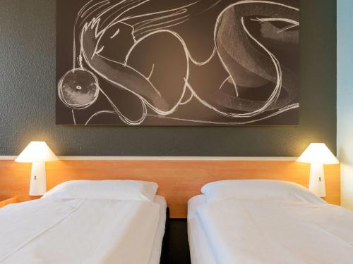 3 twin beds
