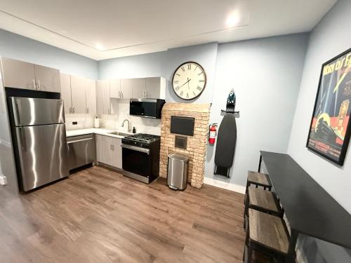 Kitchen, The Den Hotel in Lake View