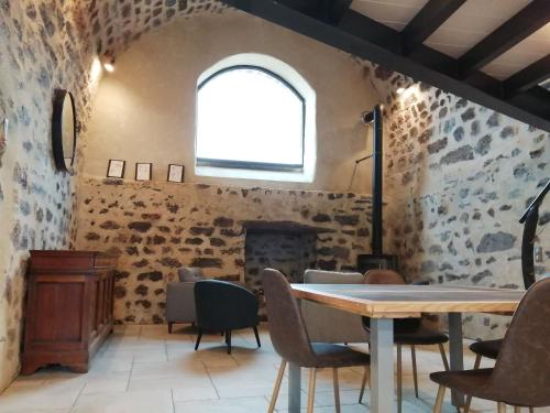 Maison de vacances rénovée, entre nature et ville, proche du Puy-en-Velay - FR-1-582-321 (Maison de vacances renovee, entre nature et ville, proche du Puy-en-Velay - FR-1-582-321) in 芒德
