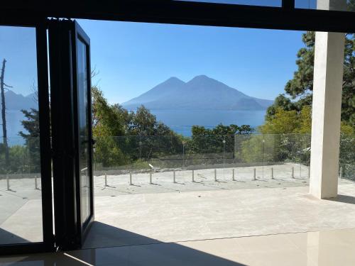 Tuvākā izklaides vieta, Casa Verapaz in Santa Catarina Palopó
