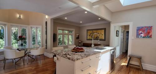 High-End Haven, Moments from the Water with Free Parking in Oriental Parade