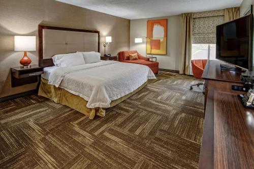 Hampton Inn Corinth - image 11