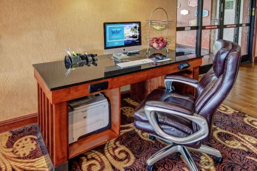 Hampton Inn Corinth - image 14