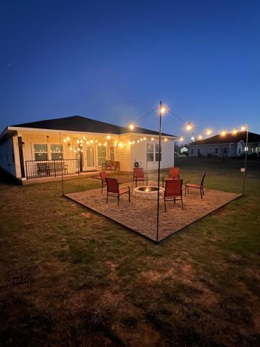 Modern Farmhouse in McDade in Elgin
