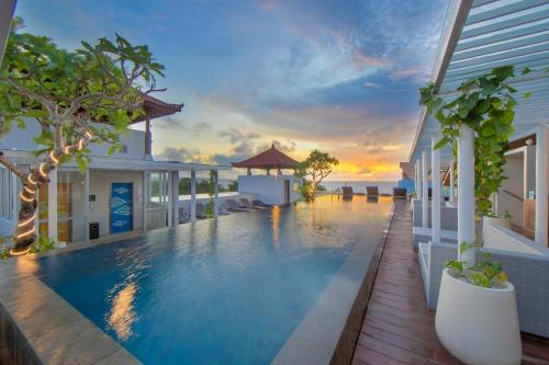 Úszómedence, Kuta Beach Hotel in Bali