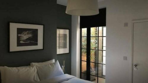 Stylish Newly Refurbished 2 Bedroom Flat With Terrace, Londýn (fotografie 2)