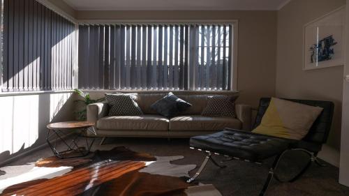 Spacious 2BR Home in the Suburbs in افونديل