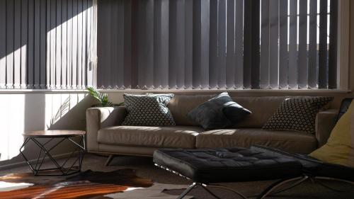 Spacious 2BR Home in the Suburbs in افونديل