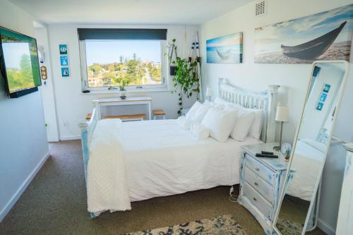 A Little Slice of Fremantle One Bedroom Character Apartment - Cottesloe