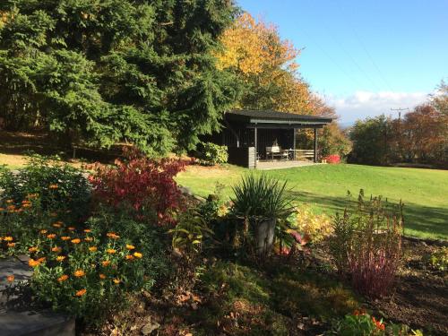 حديقة, Holiday Home Moselle with Private Sauna in Kleinich