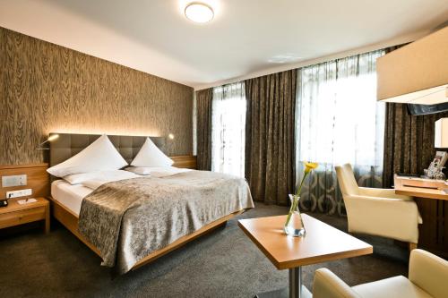 ระเบียง/ชานเรือน, โรงแรมโกลเดเนส ชิฟฟ์ (Hotel Goldenes Schiff) in บาด อิสเชล