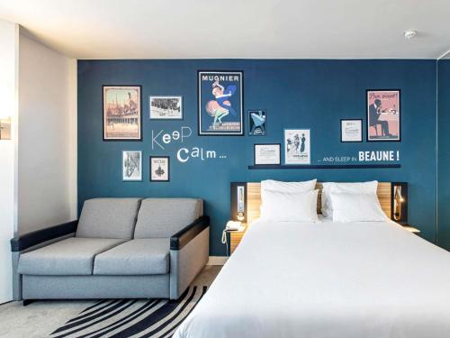 1 queen bed, 1 sofa bed
