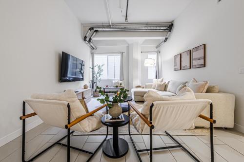 Industrial Style 2BR Condo Downtown LA With Rooftop!, Los Ángeles (foto 7)