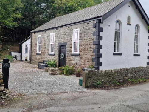 A szálláshely kívülről, The Old Nant-y-Fflint Chapel in Pentre Halkyn