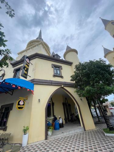 Win House Hotel