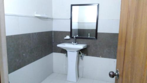 Premier Inn Heights hotel Davis Road Lahore - main image