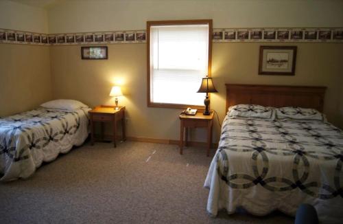 Cozy Cabin Rental for a Camping Retreat on the Umpqua River in Oregon in Rice Hill (OR)