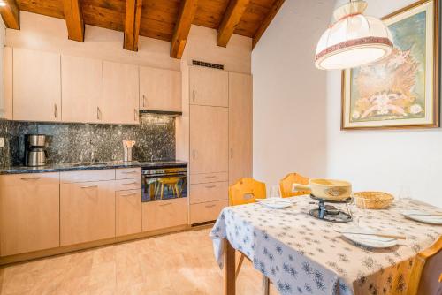 Ferienwohnungen Seraina - image 12