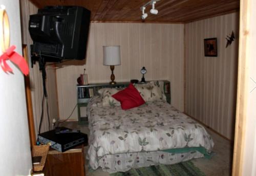 Private Room Accommodation in a Bed and Breakfast near Rochester, Minnesota, Zumbro Falls