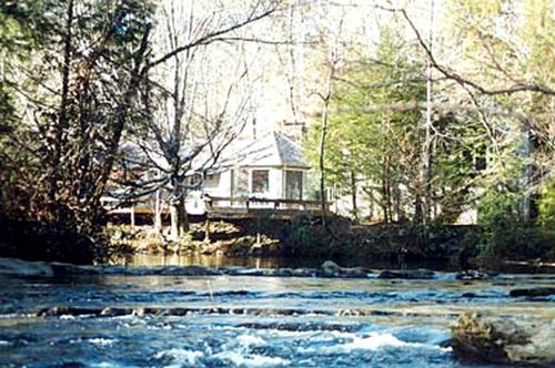 Superb Mountain Getaway near Cherokee National Forest in Reliance, Tennessee in Austral (TN)