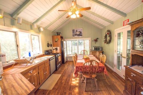 Superb Mountain Getaway near Cherokee National Forest in Reliance, Tennessee in Austral (TN)
