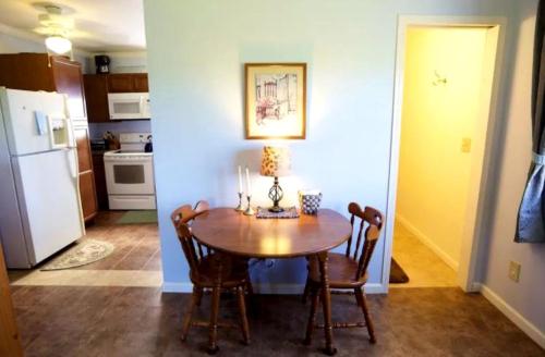 Cozy Vacation Rental Overlooking Idyllic Prairie Land near Jacksonville, Illinois in Jacksonville (IL)