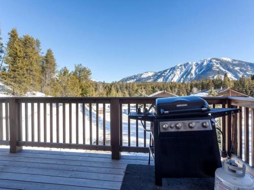 Inviting Vacation Cabin with Mountain Views near Glacier National Park, Montana in West Glacier (MT)