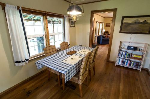 Riverfront Cabin Rental for Four near Crater Lake National Forest, Oregon in Chiloquin