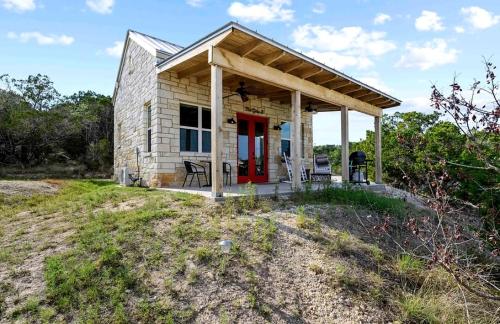 Stunning Cottage with Fantastic Views for a Romantic Escape near Austin, Texas in 드리핑 스프링 (TX)