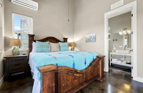 Stunning Cottage with Fantastic Views for a Romantic Escape near Austin, Texas in 드리핑 스프링 (TX)