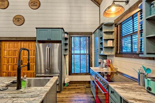 Luxurious Cottage Rental for an Amazing Family Getaway in Georgia in Hollywood