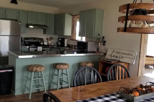 Lakefront Texas Hill Country Rental near Bandera, TX in Tarpley (TX)